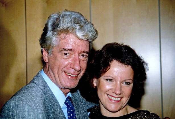 Mariele Millowitsch Mariele Millowitsch, deutsche Theater-, Fernseh- und Filmschauspielerin, mit Rudi Carrell, Deutschland 1987., Köln Nordrhein-Westfalen Deutschland Copyright: kpa UnitedArchives55008546 EDITORIAL USE ONLY