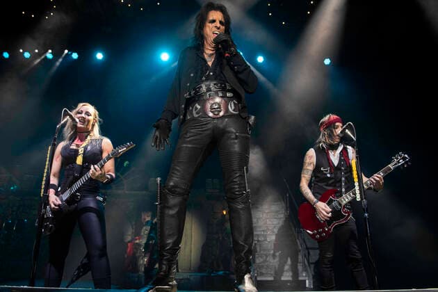 Bilder des Jahres 2022, Entertainment 04 April Entertainment Themen der Woche KW15 Entertainment Bilder des Tages April 14, 2022, Calgary, Alberta, Canada: Alice Cooper performs in concert at The Winsport Arena in Calgary, Thursday April 14th. Calgary Canada - ZUMAr123 20220414_zap_r123_009 Copyright: xBadenxRothx