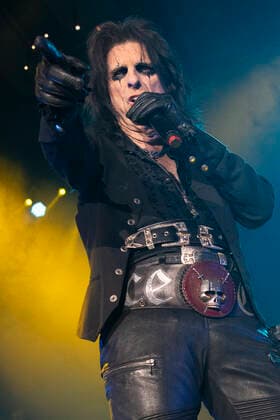 April 14, 2022, Calgary, Alberta, Canada: Alice Cooper peforms in concert at The Winsport Arena in Calgary, Thursday April 14th. Calgary Canada - ZUMAr123 20220414_zap_r123_011 Copyright: xBadenxRothx