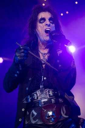 April 14, 2022, Calgary, Alberta, Canada: Alice Cooper peforms in concert at The Winsport Arena in Calgary, Thursday April 14th. Calgary Canada - ZUMAr123 20220414_zap_r123_013 Copyright: xBadenxRothx