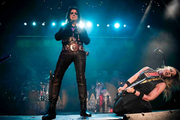 April 14, 2022, Calgary, Alberta, Canada: Alice Cooper peforms in concert at The Winsport Arena in Calgary, Thursday April 14th. Calgary Canada - ZUMAr123 20220414_zap_r123_015 Copyright: xBadenxRothx