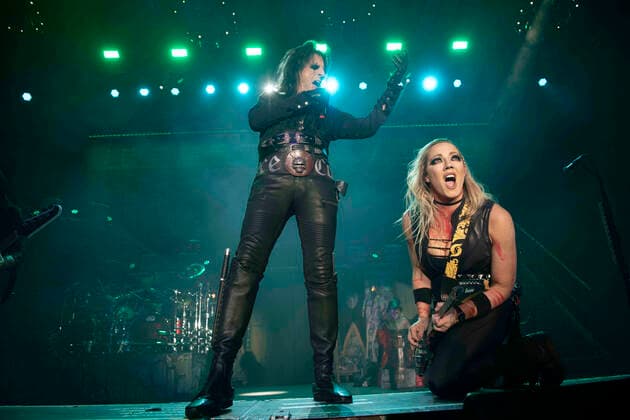 Entertainment Bilder des Tages April 14, 2022, Calgary, Alberta, Canada: Alice Cooper peforms in concert at The Winsport Arena in Calgary, Thursday April 14th. Calgary Canada - ZUMAr123 20220414_zap_r123_016 Copyright: xBadenxRothx