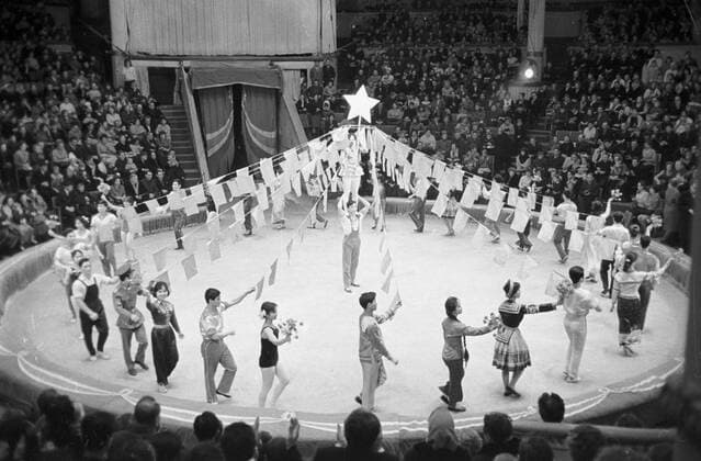 Artists of Vietnamese circus on tour 570649 17.04.1968 Artists of Vietnamese circus on tour in the USSR before the performance. O. Ivanov Sputnik Moscow Russia  Copyright: xO.xIvanovx