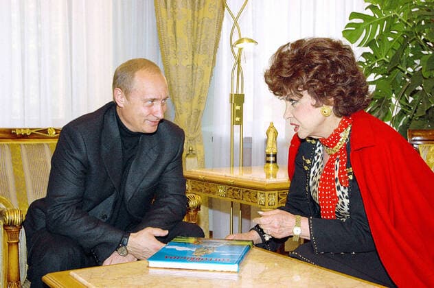 Vladimir Putin and Gina Lolobrigitta 385751 30.06.2003 President Vladimir Putin meeting with Italian actress Gina Lolobrigitta, a guest of the 25th Moscow International Film Festival in the government residence of Novo Ogaryovo. Alexey Panov Sputnik Novo-Ogaryovo Moscow region Russia  Copyright: xAlexeyxPanovx