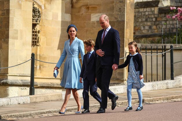 Bilder des Jahres 2022, Entertainment 04 April Entertainment Themen der Woche KW15 Members of the British royal family attend the traditional Easter Service at St. George s Chapel Featuring: Catherine, Duchess of Cambridge, Prince Louis, Prince William, Duke of Cambridge, Princess Charlotte Where: Windsor, United Kingdom When: 17 Apr 2022 Credit: John Rainford Cover Images **NOT AVAILABLE FOR PUBLICATION IN THE UK** Copyright: xx 51420916 EDITORIAL USE ONLY. NOT FOR USE BY NEWSPAPERS BASED IN THE UK.