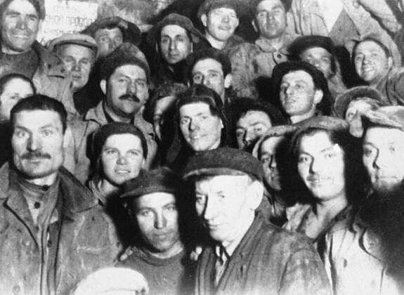 KAGANOVICH KHRUSHCHEV SUBWAY 62322 15.02.1934 Lazar Kaganovich (third left in upper row) and Nikita Khrushchev (second left in upper row) with subway construction workers inside a shaft. RIA Novosti Sputnik Moscow Russia  Copyright: xRIAxNovostix