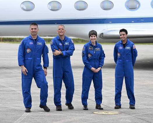 News Themen der Woche KW16 News Bilder des Tages NASA s fourth crew to be launched to the International Space Station arrive at the Landing Facility at the Kennedy Space Center, Florida on Monday, April 18, 2022. NASA Astronauts Kjell Lindgren and Robert Hines, ESA Astronaut Samantha Cristoforetti and NASA Astronaut Jessica Watkins (l to r) will prepare for launch to the International Space Station.  KSP20220418020 JOExMARINO