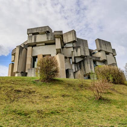 Creative Highlights World vienna, austria, 06 april 2022, modern church kirche zur heiligsten dreifaltigkeit designed by fritz wotruba *** wien, österreich, 06. april 2022, moderne kirche zur heiligsten dreifaltigkeit entworfen von fritz wotruba Copyright: xWolfgangxSimlingerx