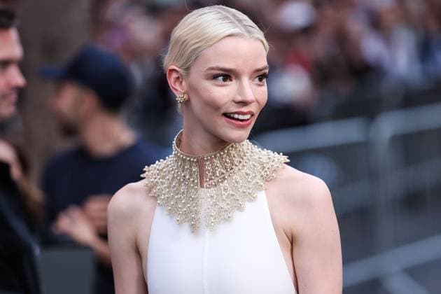 Anya Taylor-Joy, Archivbilder Los Angeles Premiere Of Focus Features The Northman Actress Anya Taylor-Joy wearing a Dior dress and gold collar necklace with a Tiffany and Co. bracelet, rings, and earrings arrives at the Los Angeles Premiere Of Focus Features The Northman held at the TCL Chinese Theatre IMAX on April 18, 2022 in Hollywood, Los Angeles, California, United States. TCL Chinese Theatre IMAX, Hollywood, Los Angeles, California California United States  Copyright: xImagexPressxAgencyx originalFilename: collin-losangel220419_np8sj.jpg