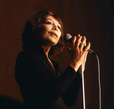 Orte und Ereignisse im Jahr 1979-80 Essen. Grugahalle. Mireille Mathie ( Sängerin) Auftritt ca. 1980. NRW *** Places and events in 1979 80 Essen Grugahalle Mireille Mathie singer performance ca 1980 NRW