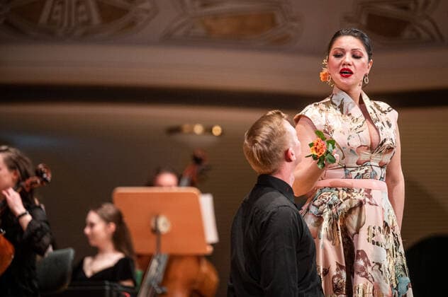 19.04.2022 Jena: Benefizkonzert für das Opernhauses Odessa im Volkshaus Jena unter der Leitung des ukrainischen Dirigenten Vitaliy Kovalchuk (Dirigent am Opernhaus Odessa). Die Gruppe von Künstler innen des Odessaer Opernhauses wurde während einer Konzerttournee durch Polen vom Krieg in der Ukraine überrascht und macht derzeit eine Heimfahrt unmöglich.