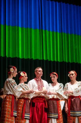 19.04.2022 Jena: Benefizkonzert für das Opernhauses Odessa im Volkshaus Jena unter der Leitung des ukrainischen Dirigenten Vitaliy Kovalchuk (Dirigent am Opernhaus Odessa). Die Gruppe von Künstler innen des Odessaer Opernhauses wurde während einer Konzerttournee durch Polen vom Krieg in der Ukraine überrascht und macht derzeit eine Heimfahrt unmöglich.