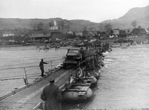 BRIDGE ODER PONTON 1368 20.04.1945 Soviet troops crossing the Oder River. Germany. RIA Novosti Sputnik Germany  Copyright: xRIAxNovostix