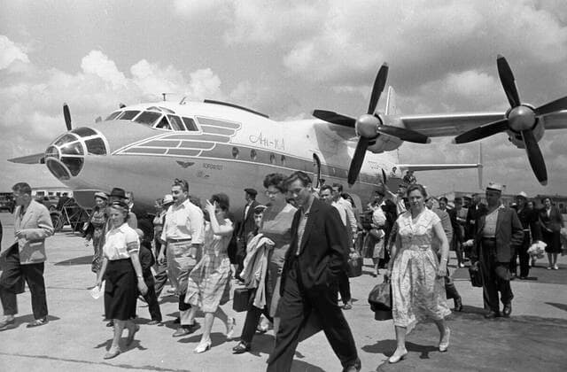 Passenger aircraft Antonov An-10A 2311007 01.07.1961 Passenger aircraft Antonov An-10A reached its destination. Boris Vdovenko Sputnik Russia  Copyright: xBorisxVdovenkox