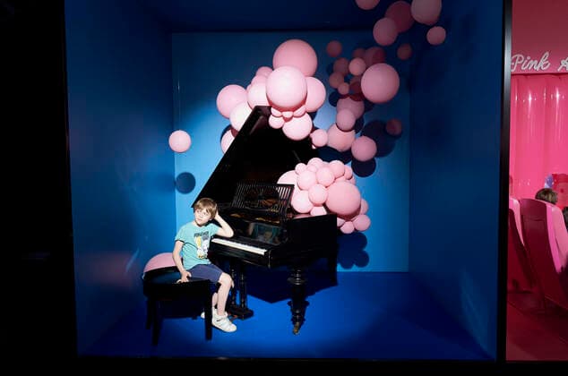 Entertainment Themen der Woche KW16 Entertainment Bilder des Tages April 20, 2022, Paris, Paris, FRANCE: A new exhibition called POP AIR is currently showing in the Grande Halle de la Villette in Paris, France and shows the work of 15 artists. The Balloon museum is the instigator and cradle dedicated to Ã¢â‚¬oelÃ¢â‚¬â ¢art GonflableÃ¢â‚¬Â or Inflatable Art, and is currently one of the Pop movements that is in vogue. Pop Air, in collaboration with the Balloon museum in Rome is accessible from April 14 until August 21, 2022. Paris FRANCE - ZUMAh172 20220420_zip_h172_001 Copyright: xRemonxHaazenx