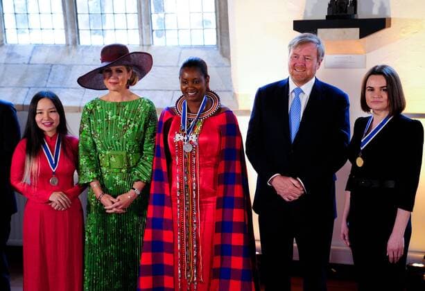 Entertainment Themen der Woche KW16 2022-04-21 12:32:21 MIDDELBURG - The group photo with the laureates and King Willem-Alexander, Queen Maxima and Princess Beatrix after the presentation of the Four Freedoms Awards 2022. The Four Freedoms Awards are awarded every year to men, women and organizations that recognize their efforts and achievements. show a deep commitment to the ideals proclaimed by President Franklin Delano Roosevelt in his landmark Four Freedoms speech in 1941. ANP MARCO DE SWART netherlands out - belgium out *** 2022 04 21 12 32 21 MIDDELBURG The group photo with the laureates and King Willem Alexander, Queen Maxima and Princess Beatrix after the presentation of the Four Freedoms Awards 2022 The Four Freedoms Awards are awarded every year to men, women and or  Copyright: xx x447390763x originalFilename: 447390763.jpg