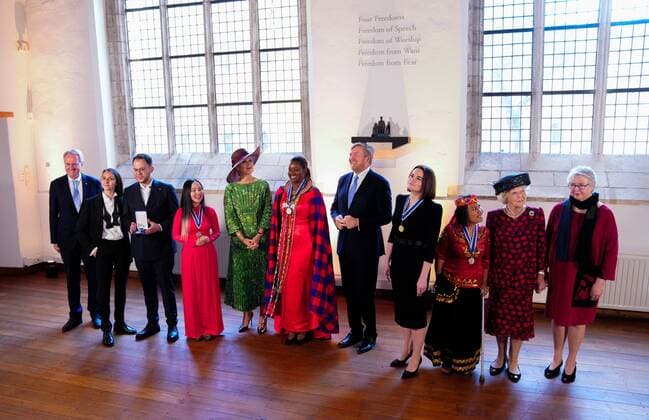 2022-04-21 12:32:42 MIDDELBURG - The group photo with the laureates and King Willem-Alexander, Queen Maxima and Princess Beatrix after the presentation of the Four Freedoms Awards 2022. The Four Freedoms Awards are awarded every year to men, women and organizations that recognize their efforts and achievements. show a deep commitment to the ideals proclaimed by President Franklin Delano Roosevelt in his landmark Four Freedoms speech in 1941. ANP MARCO DE SWART netherlands out - belgium out