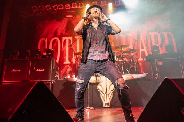 Nic Maeder von Gotthard live bei einem Konzert der Gotthard & Magnum European Tour 2022 im Capitol. Hannover, 20.04.2022