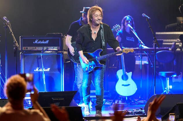 Chris Norman & Band live bei einem Konzet seiner Forever -Tour im Theater am Aegi. Hannover, 21.04.2022