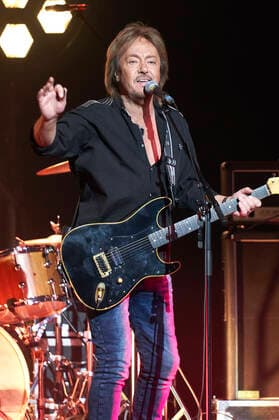 Chris Norman & Band live bei einem Konzet seiner Forever -Tour im Theater am Aegi. Hannover, 21.04.2022