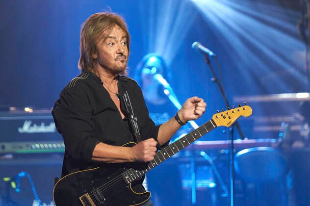Chris Norman & Band live bei einem Konzet seiner Forever -Tour im Theater am Aegi. Hannover, 21.04.2022