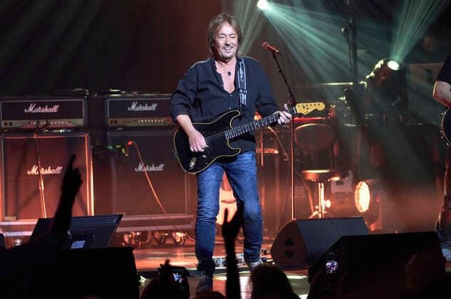 Chris Norman & Band live bei einem Konzet seiner Forever -Tour im Theater am Aegi. Hannover, 21.04.2022
