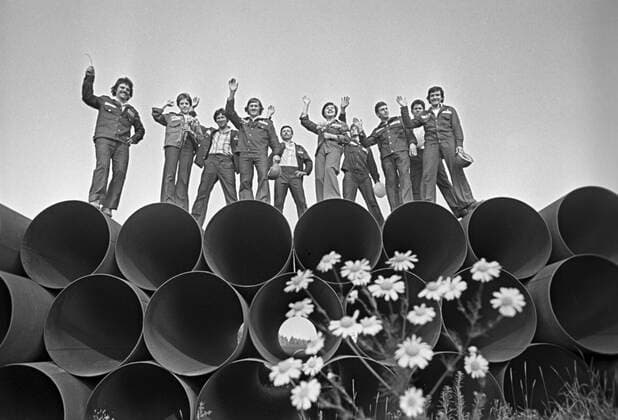 Student construction team from Kharkov 8169247 19.07.1979 A student construction team from the Kharkov State Pedagogical Institute, now Skovoroda Kharkov National Pedagogical University. During their summer holidays, the students helped build the mechanical repair department of the Oskol Electric Metallurgical Integrated Works. A. Khrupov Staryi Oskol Belgorod region Russia  Copyright: xA.xKhrupovx