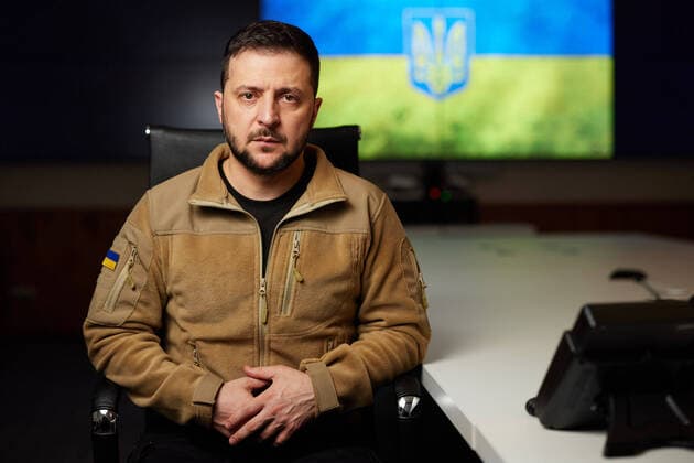 News Themen der Woche KW16 News Bilder des Tages April 22, 2022, Kyiv, Ukraine: Ukrainian President VOLODYMYR ZELENSKYY delivers an address to the nation from the capital on Day 58. Zelenskyy says Russia rejected proposal for Easter truce. Kyiv Ukraine - ZUMAz03_ 20220422_int_z03_040 Copyright: xUkrainexPresidencyx