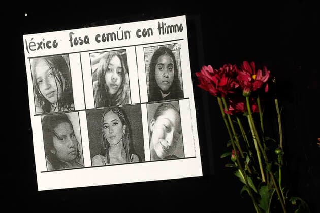 April 22, 2022, Mexico City, Mexico City, Mexico: Feminist activists put the photographs of women victims of femicide outside the Attorney General s Office, demanding justice for all of them and for young Debanhi Escobar Bazaldua, whose body was located after being missing for 13 days in the state of Nuevo Leon. On Apr 22, 2022 In Mexico City, Mexico. Mexico City Mexico - ZUMAe321 20220422_zia_e321_020 Copyright: xLuisxBarronx xEyepixxGroupx
