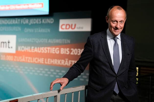 News Themen der Woche KW16 CDU NRW Wahlkampf-Auftakt in Duesseldorf Aktuell, 23.04.2022, Duesseldorf, Friedrich Merz Vorsitzender der CDU Deutschland im Portrait beim Fernsehinterview beim Wahlkampf-Auftakt der CDU Nordrhein-Westfalen fuer die Landestagswahl in NRW Duesseldorf Nordrhein-Westfalen Deutschland *** CDU NRW election campaign kick-off in Duesseldorf News, 23 04 2022, Duesseldorf, Friedrich Merz Chairman of the CDU Germany in portrait at the television interview at the campaign kick-off of the CDU North Rhine Westphalia for the state election in NRW Duesseldorf North Rhine Westphalia Germany