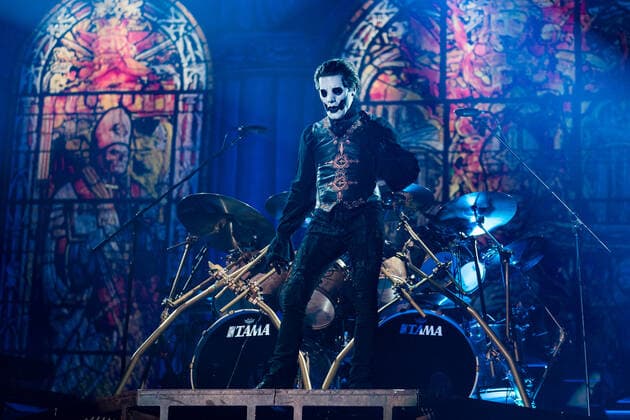 Ghost mit der Imperatour Europe 2022 23.04.2022 Ghost mit der Imperatour Europe 2022 Tour in der Festhalle Frankfurt. Als Support-Acts sind in Europa Uncle Acid & The Dead Beats und Twin Temple dabei. Frankfurt Festhalle Hessen