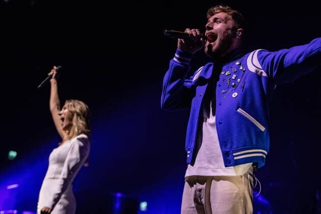 2022-04-23 19:42:27 AMSTERDAM - Suzan and Freek during a concert in the Ziggo Dome. The musicians from Achterhoek will perform in this concert hall for the first time with their own show. ANP KIPPA PAUL BERGEN netherlands out - belgium out