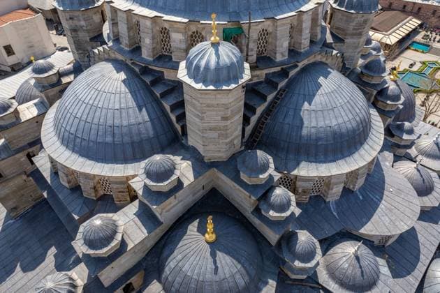 April 8, 2022: High angle and close-up detailed view of the dome of the New Mosque located in the Eminonu quarter of Istanbul, Turkey on April 8, 2022. The New Mosque and later New Valide Sultan Mosque after its partial reconstruction and completion between 1660 and 1665, is an Ottoman imperial mosque. - ZUMAi72_ 20220408_znp_i72_037 Copyright: xTolgaxIldunx