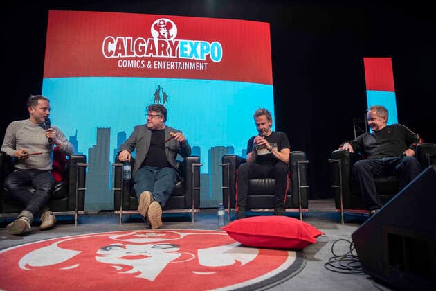 April 23, 2022, Calgary, Alberta, Canada: (L-R) Sean Astin, Elijah Wood, and the cast of the of the Lord of The Ring reunite at The Calgary Comic And Entertainment Expo and are white hatted Calgary Canada - ZUMAr123 20220423_zap_r123_013 Copyright: xBadenxRothx