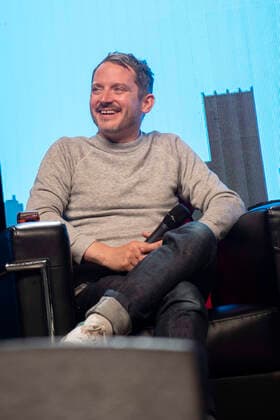 April 23, 2022, Calgary, Alberta, Canada: Elijah Wood, and the cast of the of the Lord of The Ring reunite at The Calgary Comic And Entertainment Expo and are white hatted Calgary Canada - ZUMAr123 20220423_zap_r123_023 Copyright: xBadenxRothx