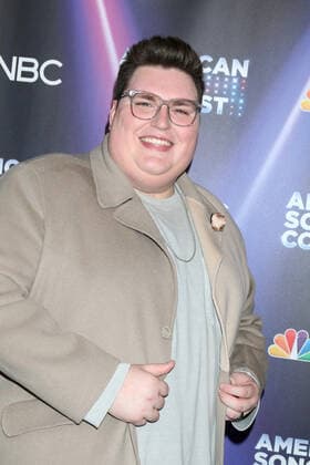 April 25, 2022, Universal City, CA, USA: LOS ANGELES - APR 25: Jordan Smith at the AmericaÃ¢â‚¬â ¢s Song Contest Semi-finals Red Carpet at Universal Studios on April 25, 2022 in Universal City, CA Universal City USA - ZUMAb170 20220425_zap_b170_089 Copyright: xKayxBlakex