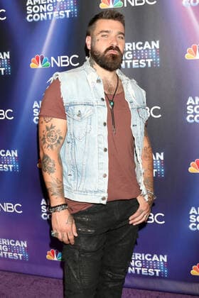April 25, 2022, Universal City, CA, USA: LOS ANGELES - APR 25: Hueston at the AmericaÃ¢â‚¬â ¢s Song Contest Semi-finals Red Carpet at Universal Studios on April 25, 2022 in Universal City, CA Universal City USA - ZUMAnc22 20220425_zaa_nc22_218 Copyright: xKathyxHutchinsx