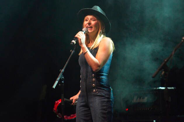 Stefanie Hertel von More Than Words live bei einem Konzert im Friedrichstadt-Palast. Berlin, 25.04.2022