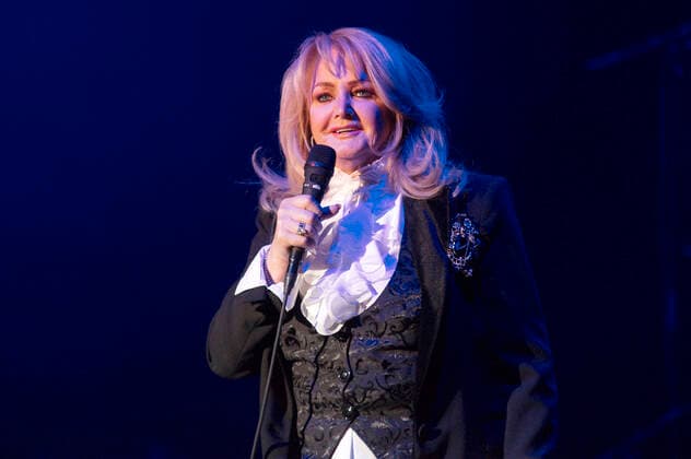Bonnie Tyler live bei einem Konzert ihrer Celebrating 70 Years Birthday -Tour im Friedrichstadt-Palast. Berlin, 25.04.2022