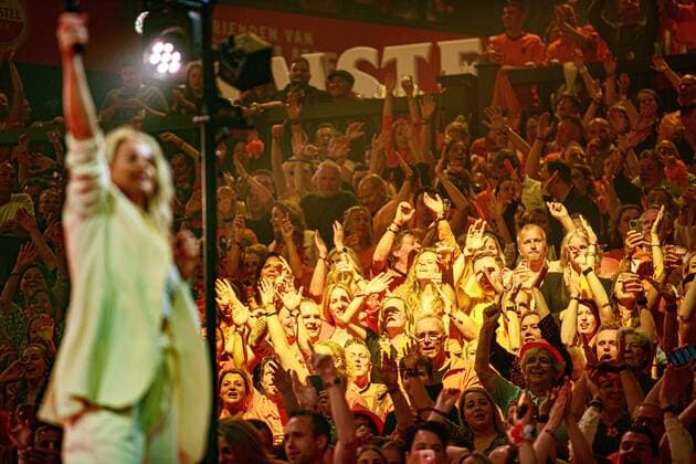 2022-04-26 20:22:39 ROTTERDAM - Sanne during the first show of De Vrienden van Amstel LIVE 2022. ANP KIPPA LEVIN DEN BOER netherlands out - belgium out