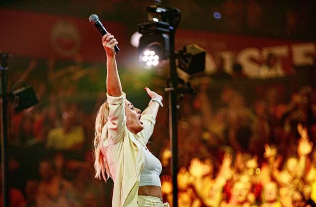 2022-04-26 20:22:34 ROTTERDAM - Sanne during the first show of De Vrienden van Amstel LIVE 2022. ANP KIPPA LEVIN DEN BOER netherlands out - belgium out