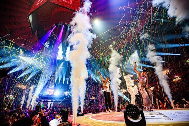 2022-04-26 20:17:47 ROTTERDAM - Typhoon, Maan, Flemming, Ronnie Flex during the first show of De Vrienden van Amstel LIVE 2022. ANP KIPPA LEVIN DEN BOER netherlands out - belgium out