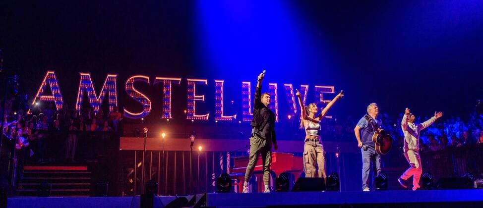 2022-04-26 20:12:41 ROTTERDAM - Thomas and Acda, Maan and Ronnie Flex during the first show of De Vrienden van Amstel LIVE 2022. ANP KIPPA LEVIN DEN BOER netherlands out - belgium out