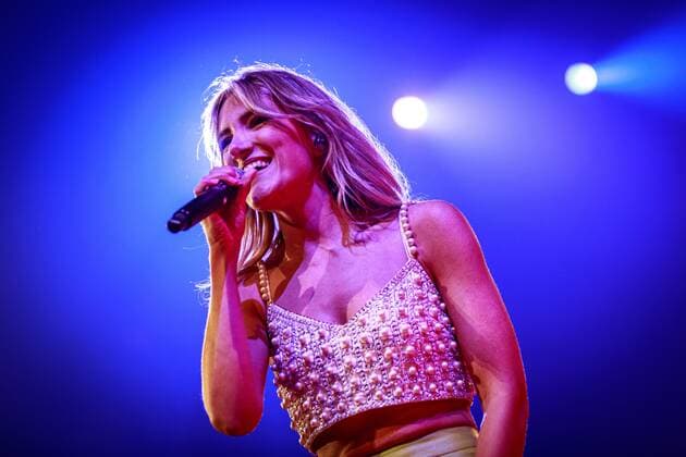 2022-04-26 21:23:45 ROTTERDAM - Sanne during the first show of De Vrienden van Amstel LIVE 2022. ANP KIPPA LEVIN DEN BOER netherlands out - belgium out