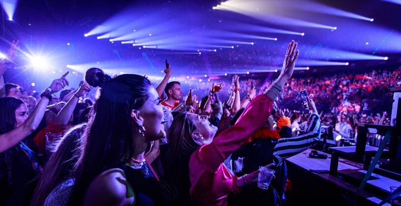2022-04-26 21:20:59 ROTTERDAM - Audience during the first show of De Vrienden van Amstel LIVE 2022. ANP KIPPA LEVIN DEN BOER netherlands out - belgium out