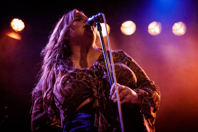 Sarah Klang live in Copenhagen, Denmark Copenhagen, Denmark. 26th, April 2022. The Swedish singer-songwriter Sarah Klang performs a live concert at Hotel Cecil in Copenhagen. Copenhagen Denmark  Copyright: xGonzalesxPhoto ThomasxRungstromx