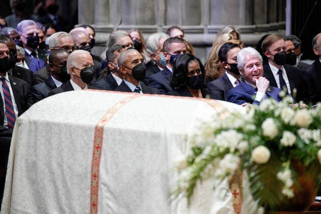 Bilder des Jahres 2022, News 04 April News Themen der Woche KW17 News Bilder des Tages President Joe Biden, former President Barack Obama, former First Lady Michelle Obama and former President Bill Clinton attend the funeral of former Secretary of State Madeleine Albright at the National Cathedral in Washington, DC on Wednesday, April 27, 2022.  WAX2022042737 YURIxGRIPAS