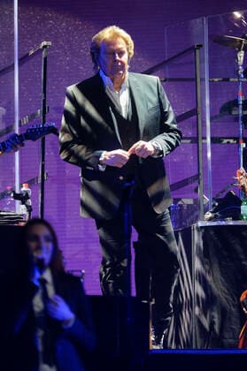 Howard Carpendale live bei einem Konzert seiner 50 Jahre - Die Show meines Lebens -Tour in der Swiss Life Hall. Hannover, 27.04.2022