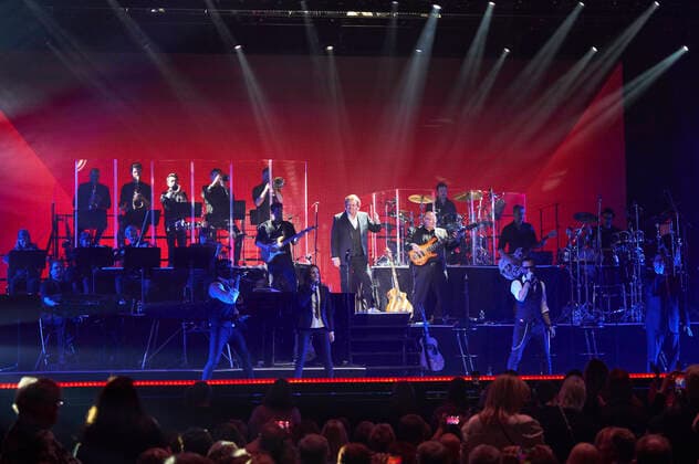 Howard Carpendale live bei einem Konzert seiner 50 Jahre - Die Show meines Lebens -Tour in der Swiss Life Hall. Hannover, 27.04.2022