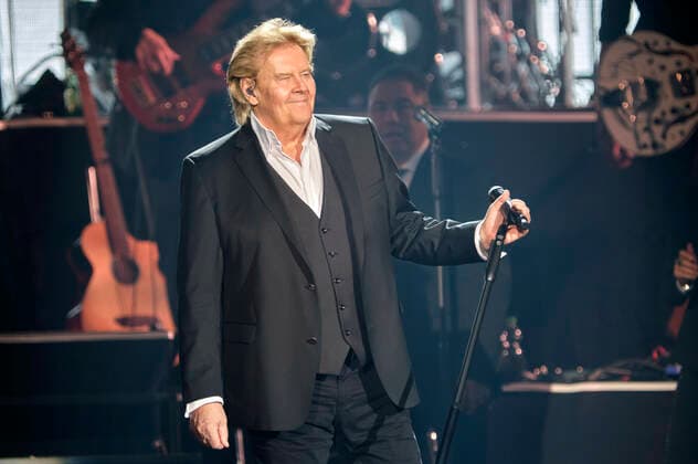 Howard Carpendale live bei einem Konzert seiner 50 Jahre - Die Show meines Lebens -Tour in der Swiss Life Hall. Hannover, 27.04.2022
